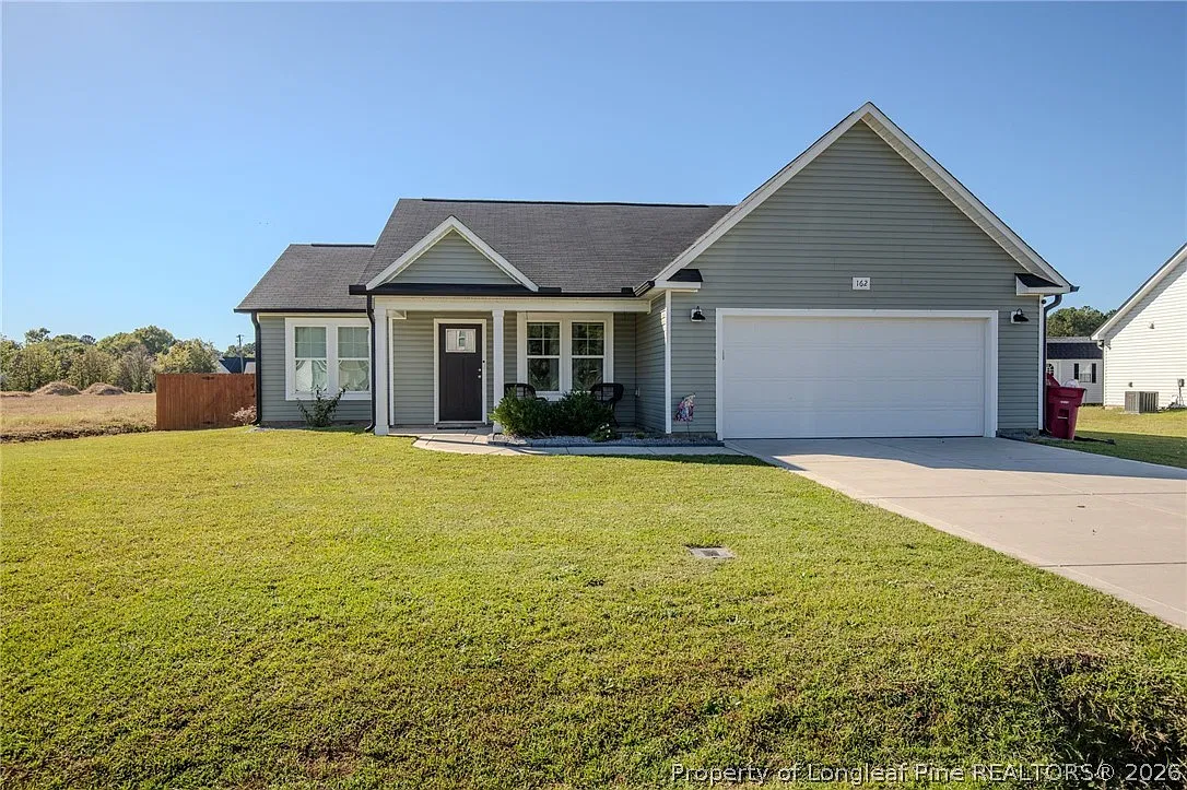3 bed, 2.0 bath, 1411 sqft, $950 — Photo 2