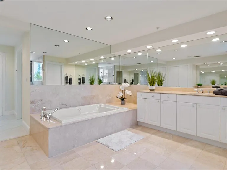 1511 Gulf Of Mexico Dr #201 — Photo 18