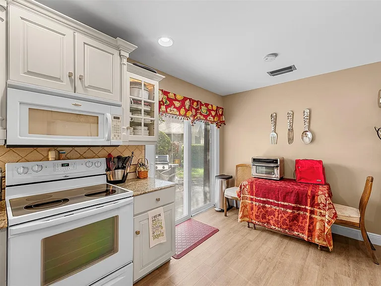 6809 SE Yorktown Dr — Photo 9