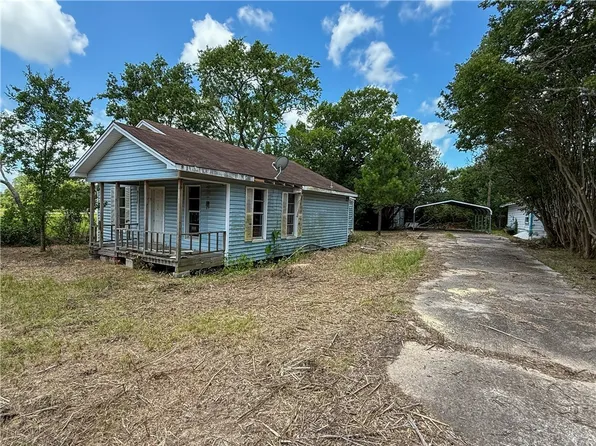 22085 Madison St, Bedias, TX 77831