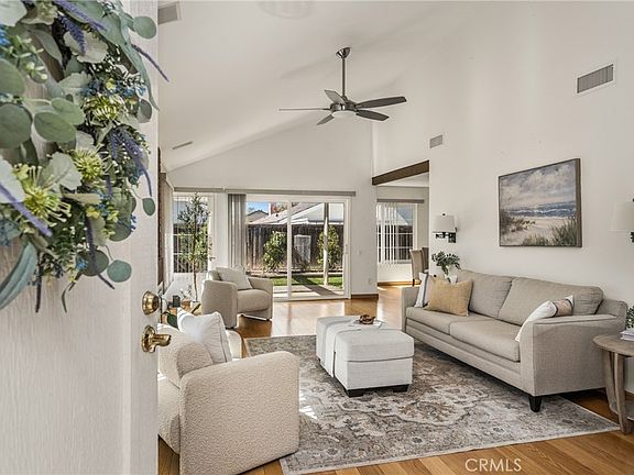 3rd image of 6 Whitecloud