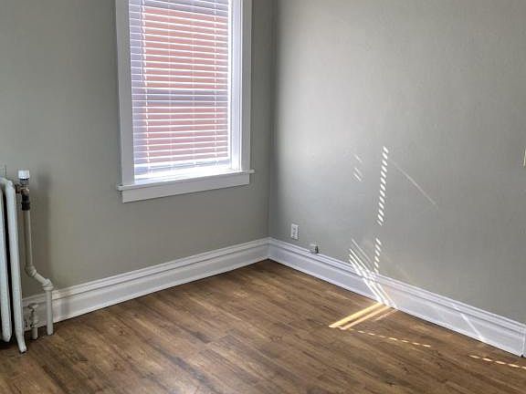 3rd image of 1016 1/2 Ogden Ave