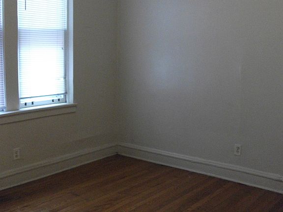 4th image of 5037 W Montrose Ave APT 305