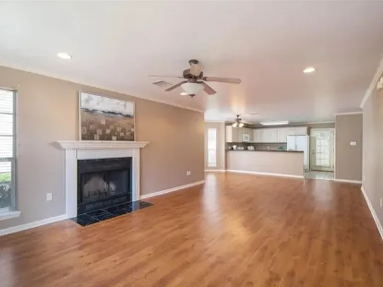 545 Versailles Blvd #A — Photo 3