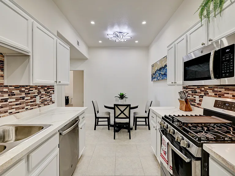 2305 W Horizon Ridge Pkwy #1512 — Photo 29