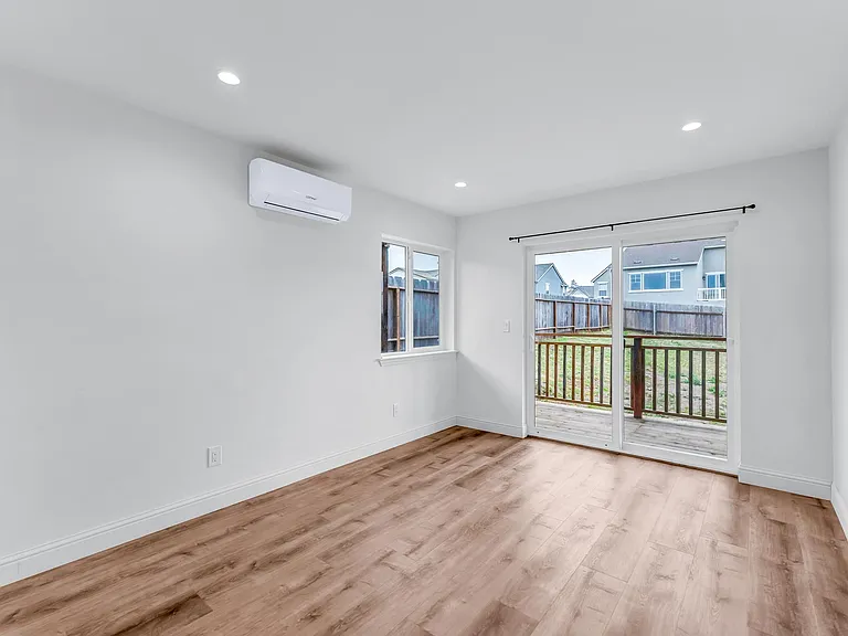 490 Jean Cir — Photo 20