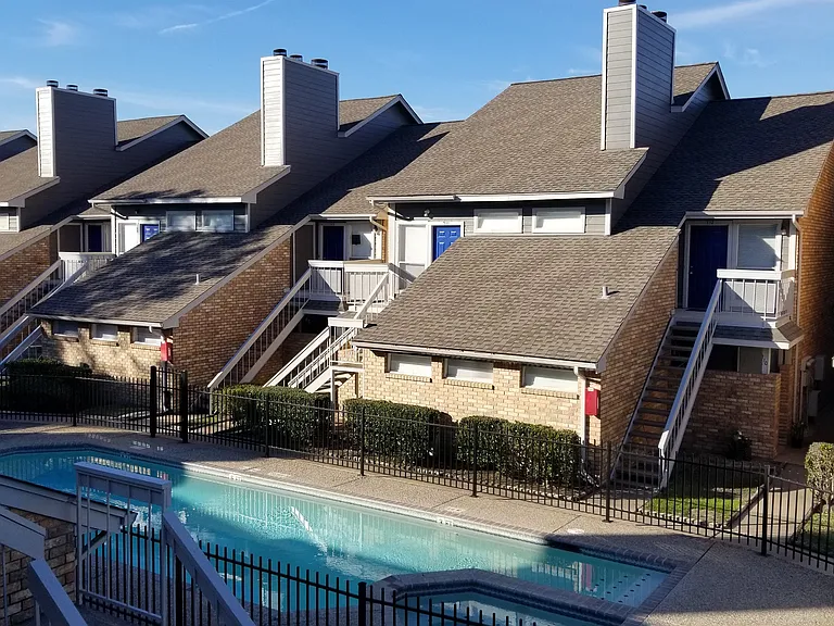 Willow Run Townhomes — Photo 19