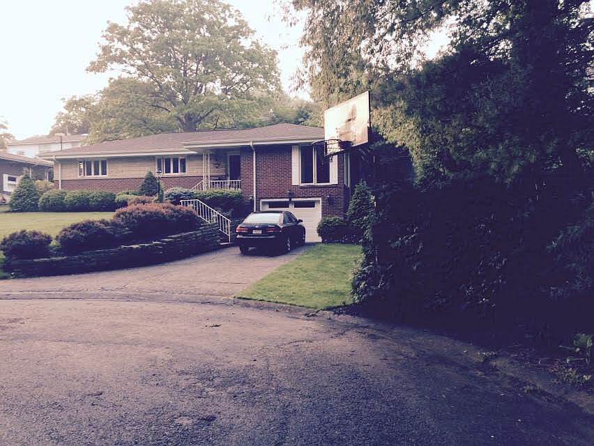 1st image of 1020 Woodland Pl