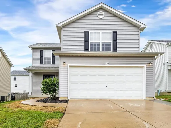 180 Equestrian Dr, Winfield, MO 63389
