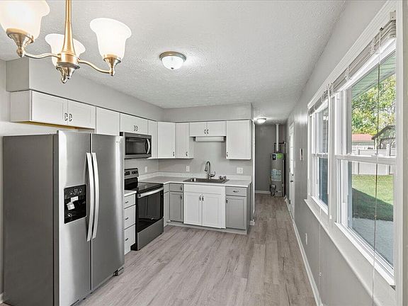 3rd image of 200 Garden Park Dr