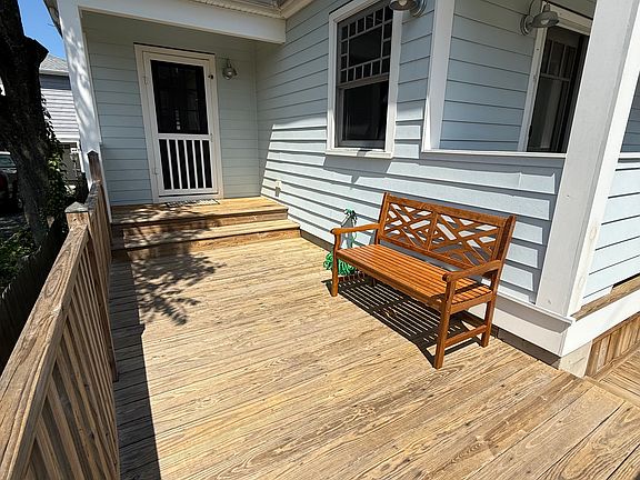 Quiet deck with beautiful views!