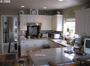 1258 Winery Ln, Eugene, OR