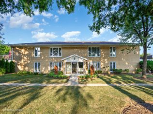 1322 S New Wilke Rd Unit 1C, Arlington Heights, IL