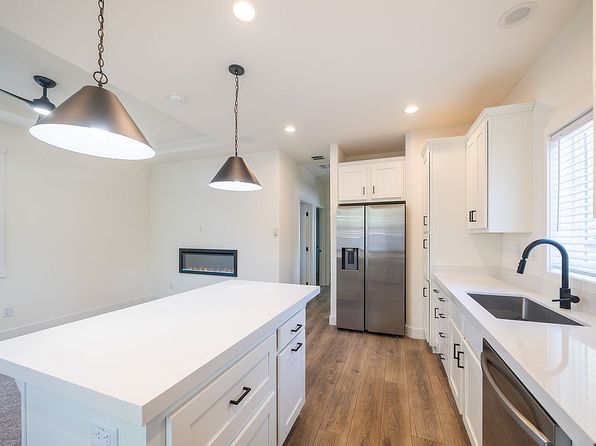 19 Adobe Ln