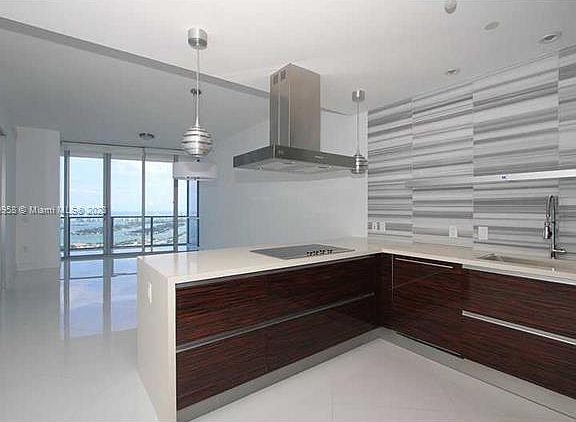 5th image of 1100 Biscayne Blvd Unit 5702