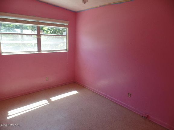 3rd image of 4446 Melvin Cir W