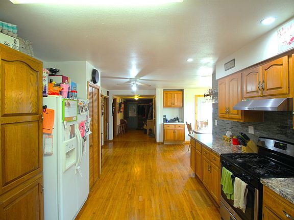 3rd image of 1562 220th St