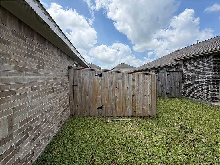 14514 Woodcott Warren Way — Photo 29
