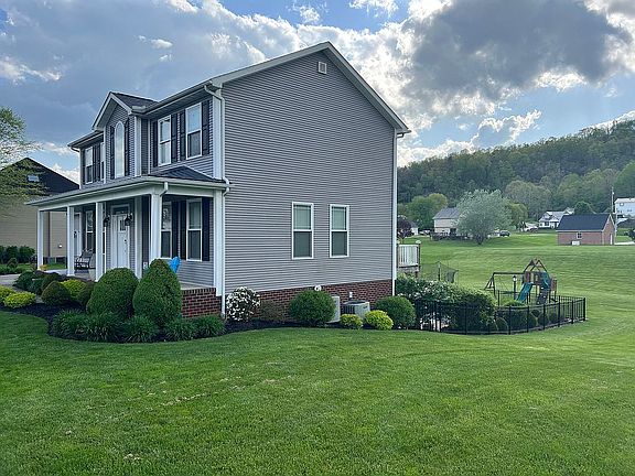 2nd image of 34 Diamond Dr