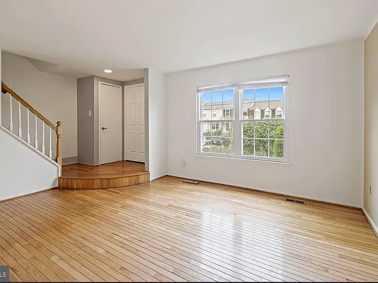 127 Sloop Ct — Photo 2