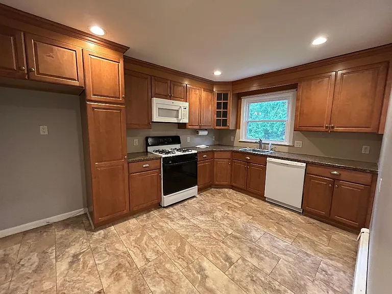81 Prospect St #2 — Photo 11