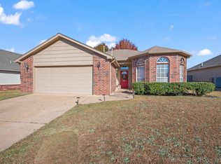 1017 W 117th St S, Jenks, OK 74037