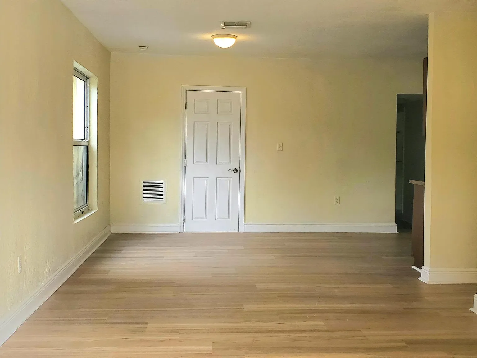 1708 NW 9th Ave — Photo 2