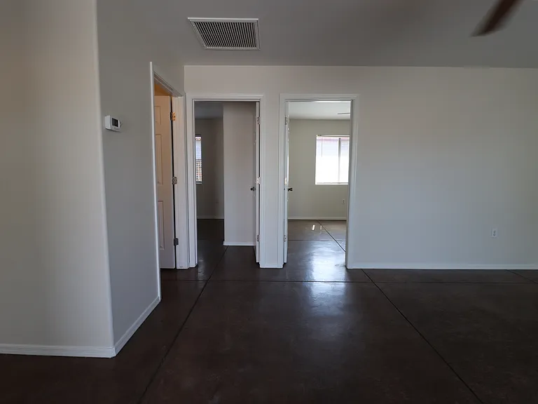 1020 E Silver St — Photo 25