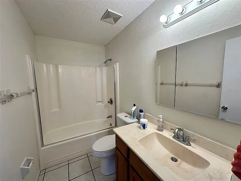 390 Kenova St — Photo 12