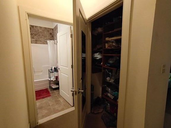 3rd image of 9 Gardner St APT 3