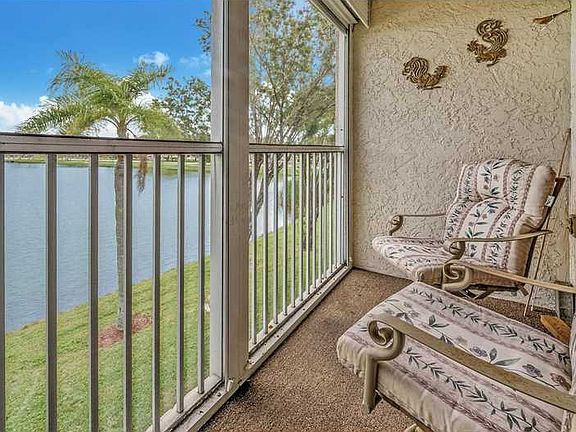 3rd image of 5541 Lakeside Dr APT 205