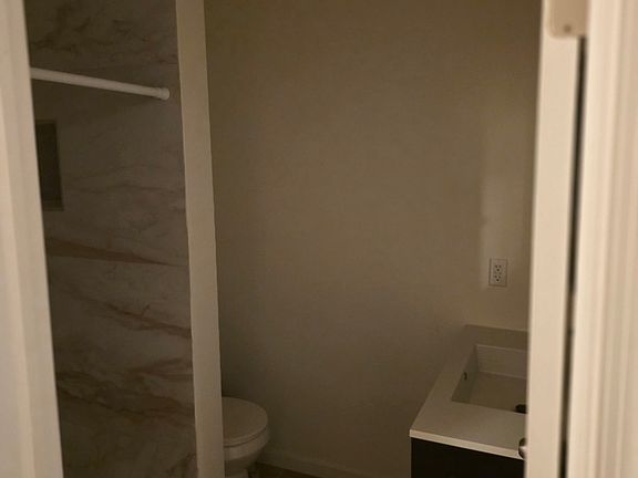 3rd image of 1511 E Lafayette Ave