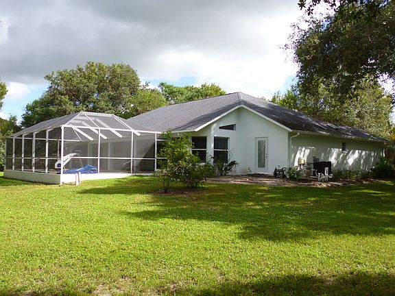 3rd image of 3237 Delilah Dr