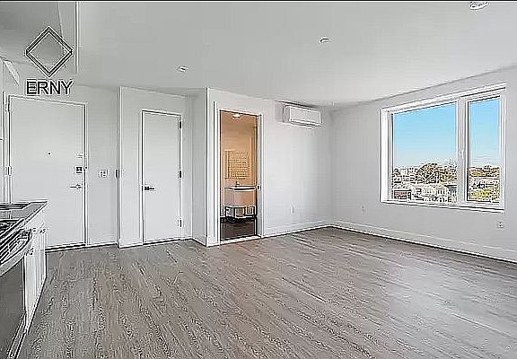 5th image of 3412 Glenwood Rd #3E