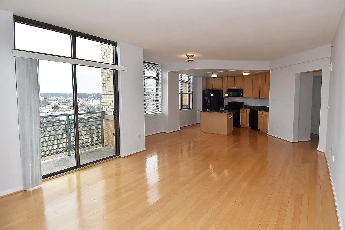 2 bed, 1376 sqft, $3,500 — Photo 4