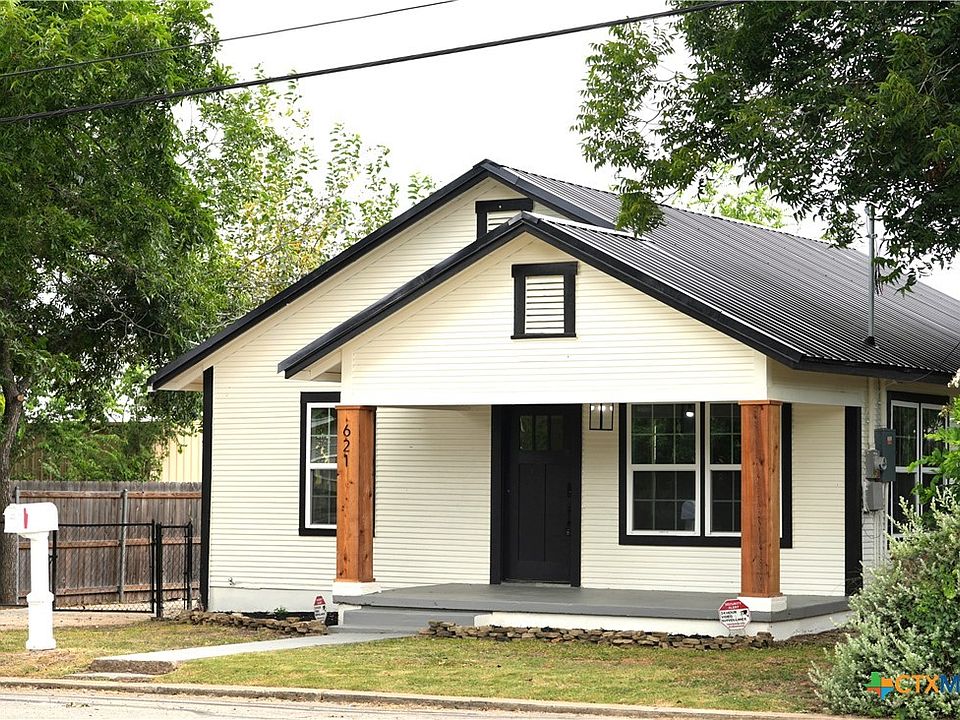 1st image of 621 E Gonzales St