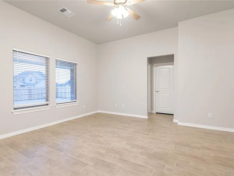 3808 Lleyton Dr — Photo 2
