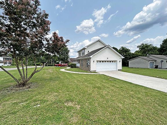 2nd image of 305 Wildwood Dr