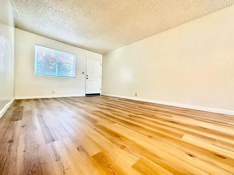 508 W Sacramento Ave — Photo 12