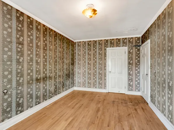 452 Marine Avenue image 12 of 19