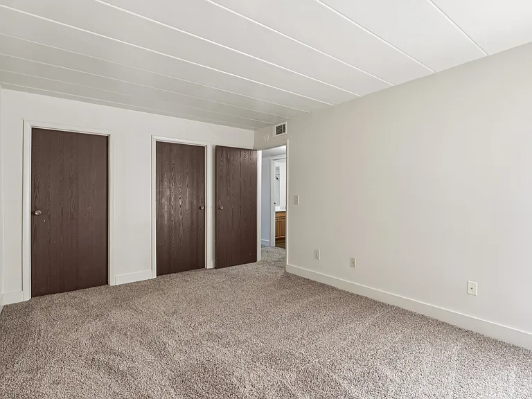 Heritage Park Apartments — Photo 16