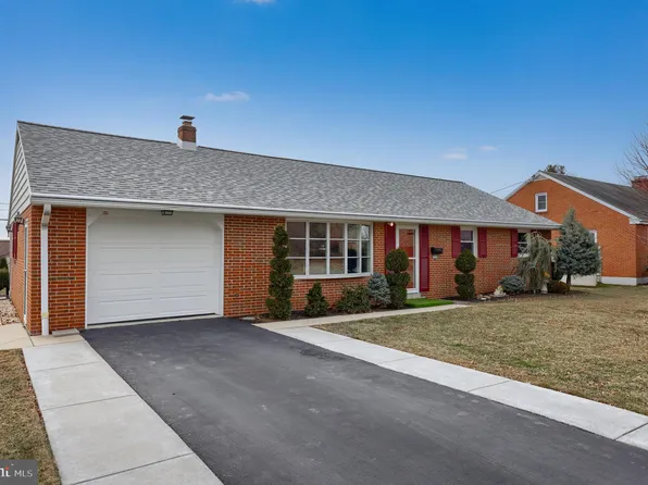 1224 Marie Ave, Ephrata, PA 17522