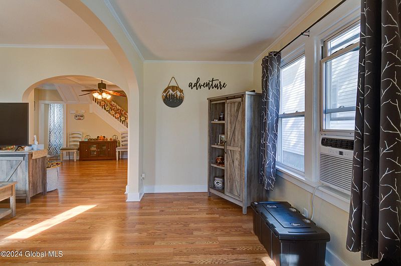4th image of 9 Gilbert Street