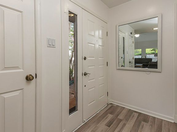 5th image of 255 Aviva Dr