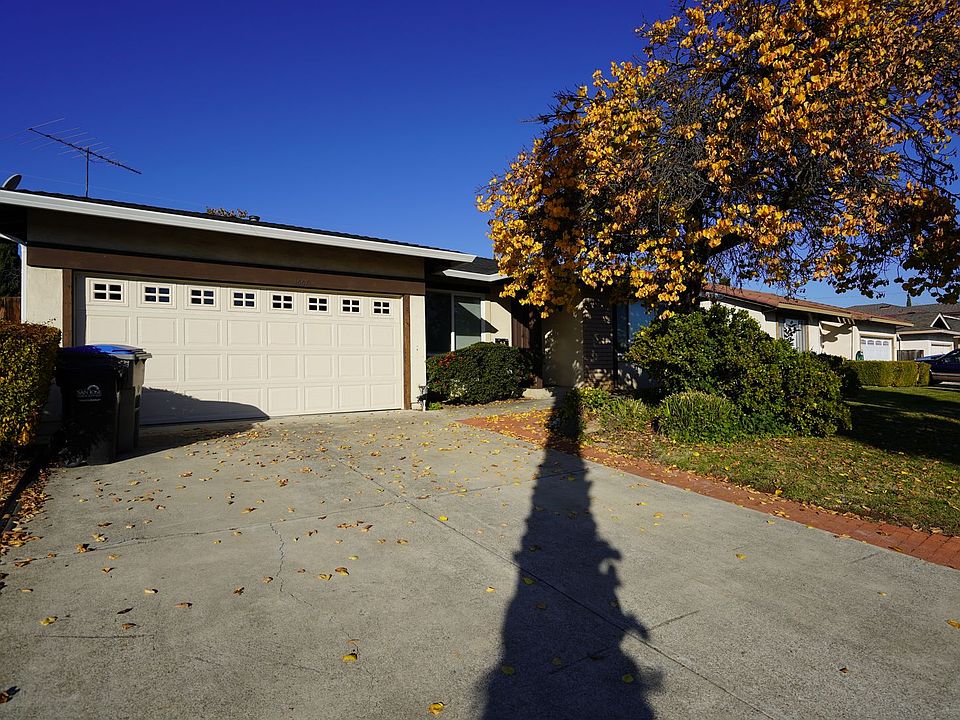 1st image of 1567 Johnson Ave