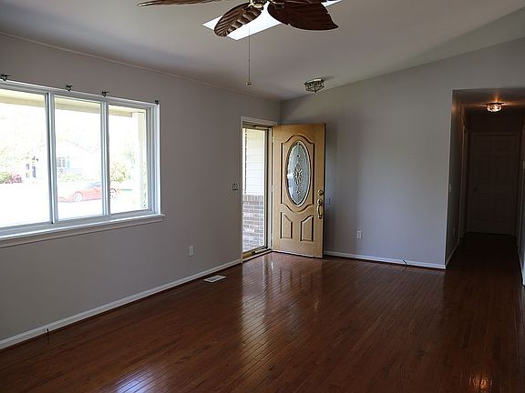 4th image of 20536 Little Acres Dr
