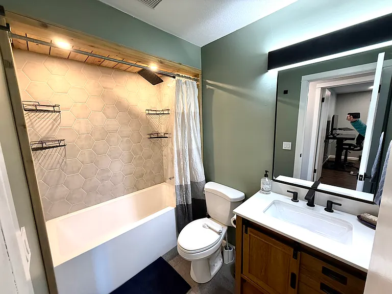 2185 Robyn Dr — Photo 12