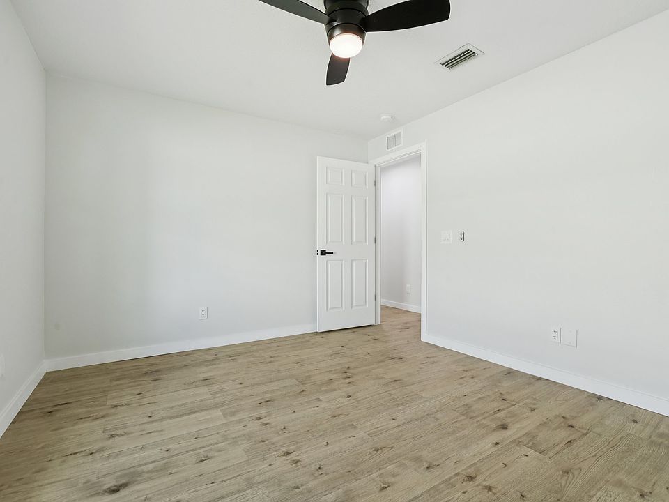 1st image of 1441 Eldron Blvd SE