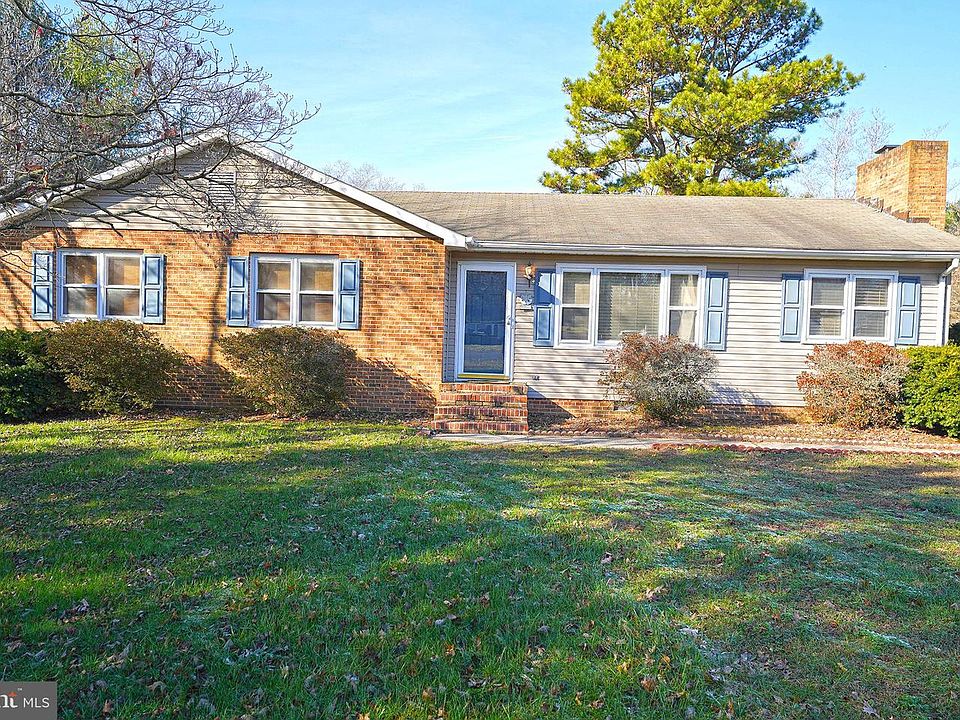 1st image of 404 Pamela Dr