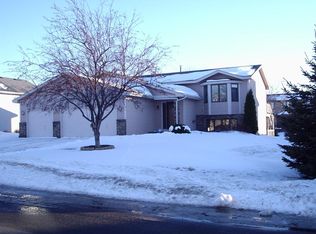 940 Jefferson Ln, Eagan, MN 55123